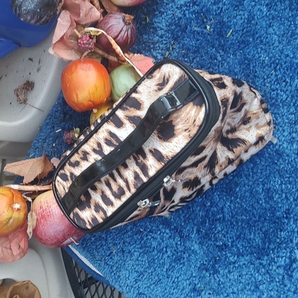 Leopard Make up Bag - Picture 3 of 8